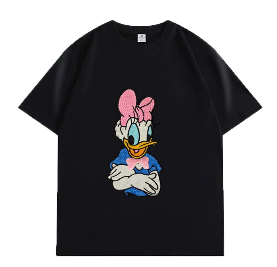 Embroidered Daisy 🎀 Cute vibe for creamy T-shirts