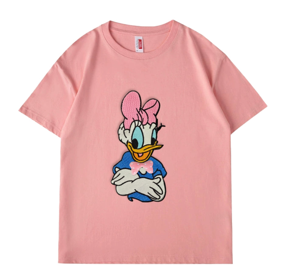 Embroidered Daisy 🎀 Cute vibe for creamy T-shirts