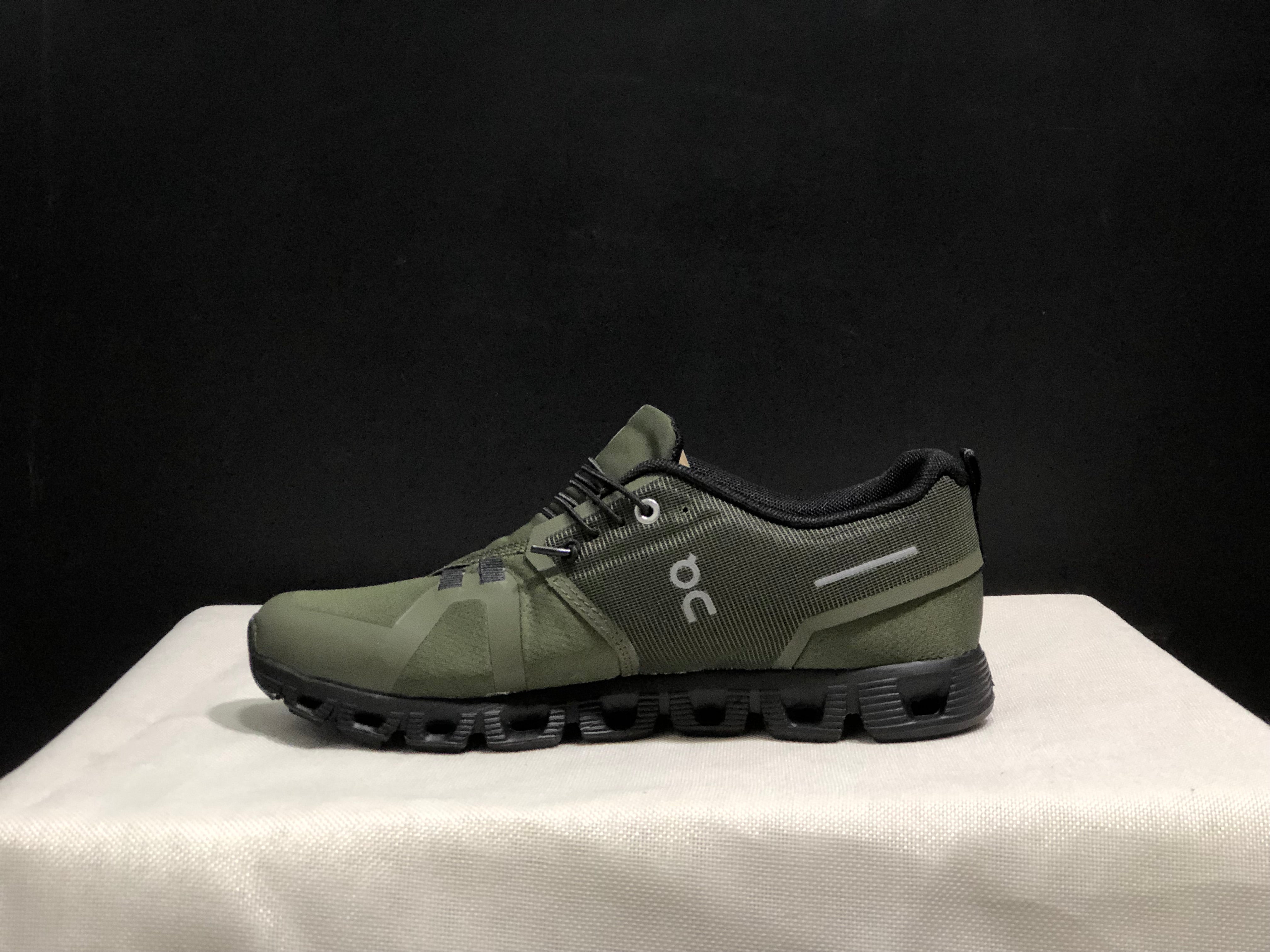 On Cloud 5 olive green