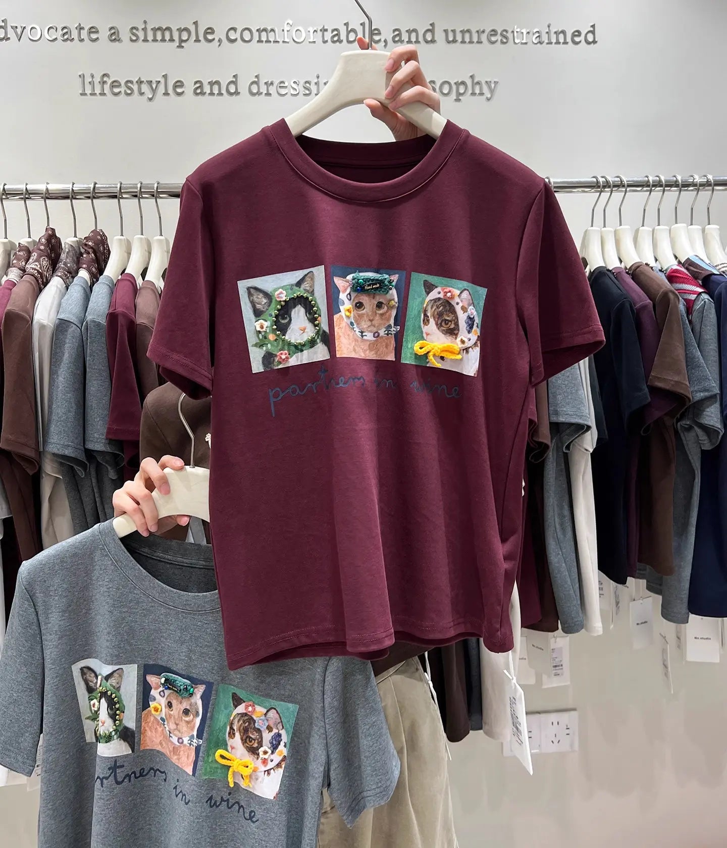 Style On Point🐈 Cat Illustration Tee—3D Accents Tell Stories