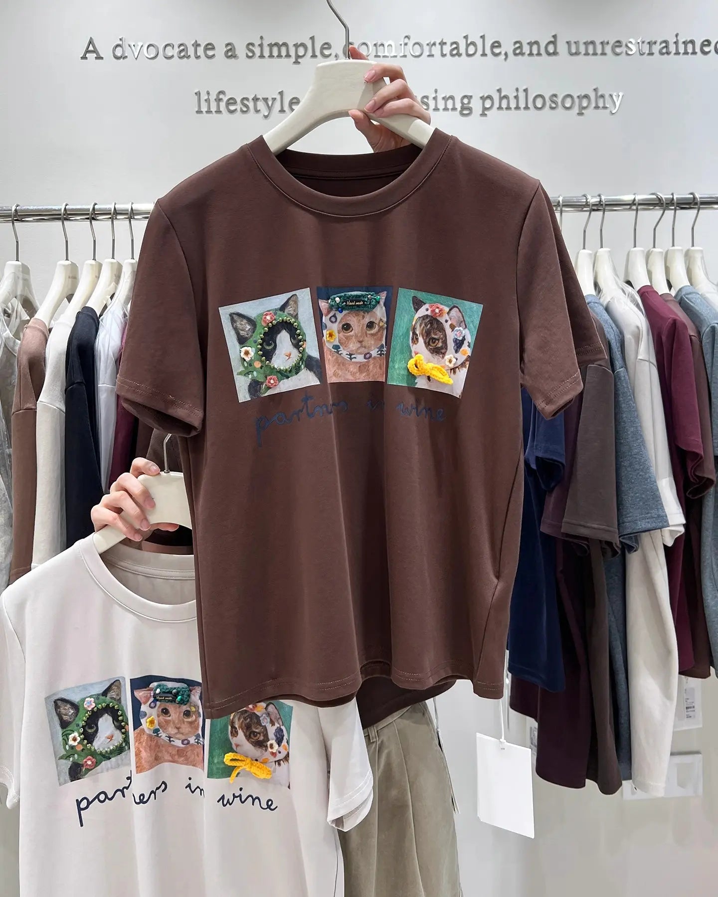 Style On Point🐈 Cat Illustration Tee—3D Accents Tell Stories